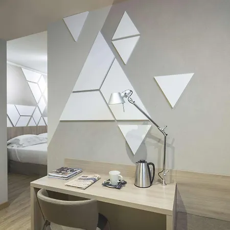 Western Park Szálloda 4*