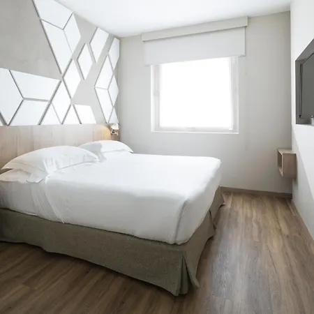 Western Park מלון