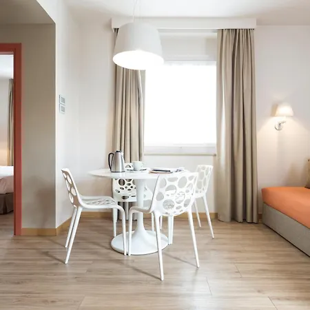Western Park Ξενοδοχείο 4*