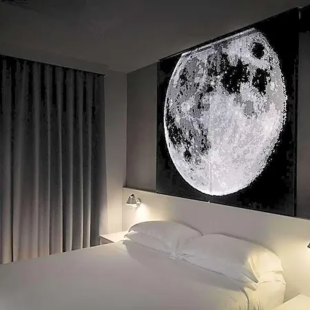 Western Park Hotel 4*