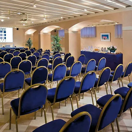 מלון Western Park 4*