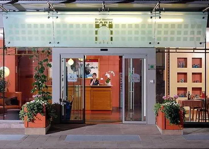 Western Park Hotel 4*